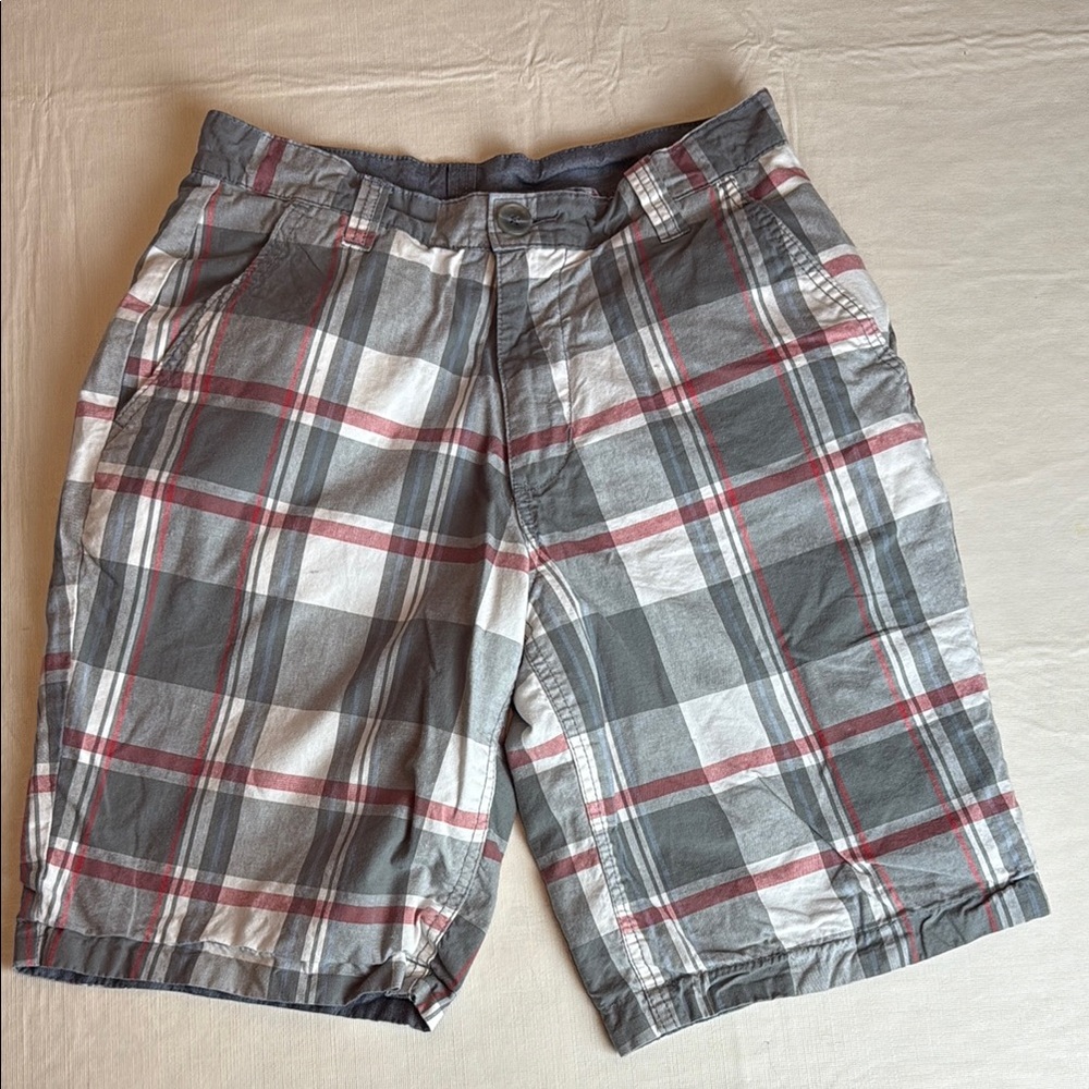 Lululemon Men’s Gray Red Plaid Reversible Chambray Shorts Size 28